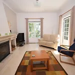 In Casais De Santa Helena
