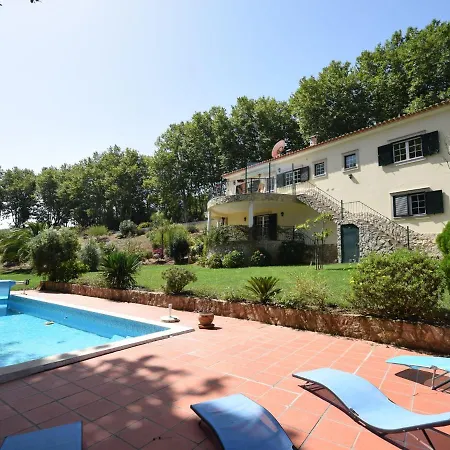 Cozy With Private Swimming Pool Carreiros