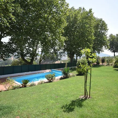 فيلة In Casais De Santa Helena